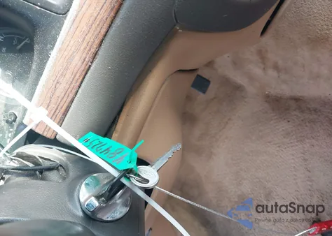 1995 Ford Crown Victoria Lx z USA, uszkodzony, nr VIN 2FALP74WXSX190674